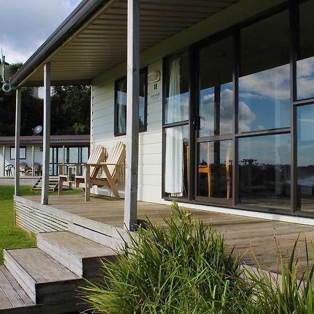Oakura Beach Holiday Park Екстер'єр фото