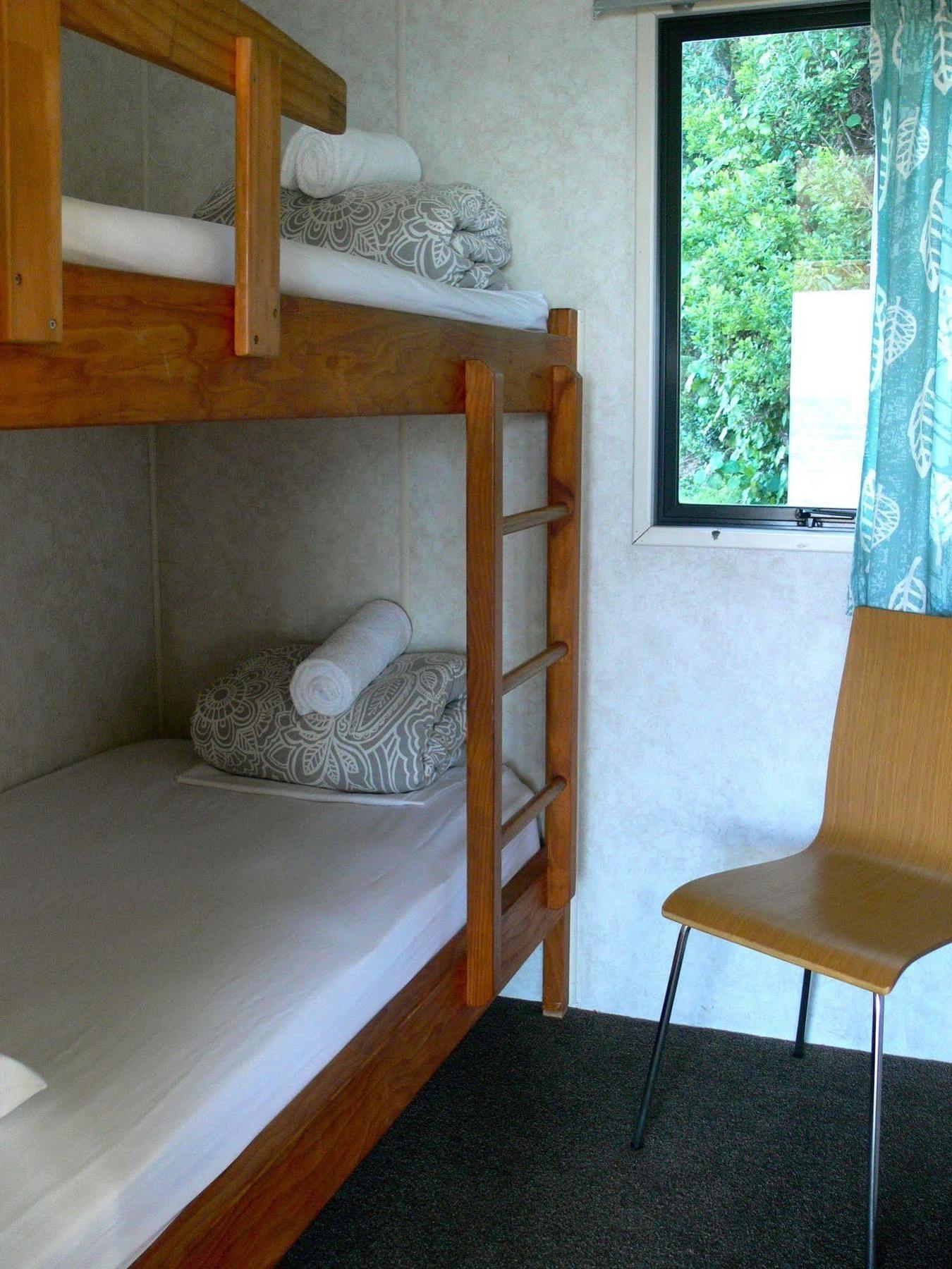 Oakura Beach Holiday Park Екстер'єр фото