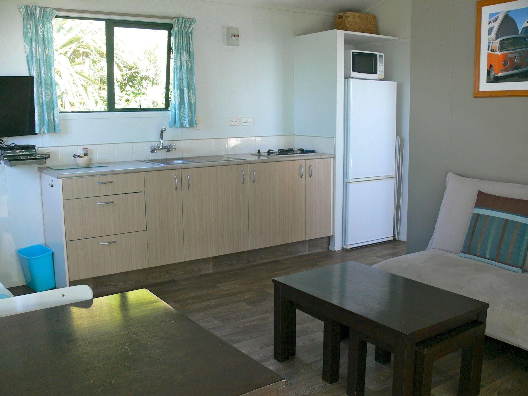 Oakura Beach Holiday Park Екстер'єр фото