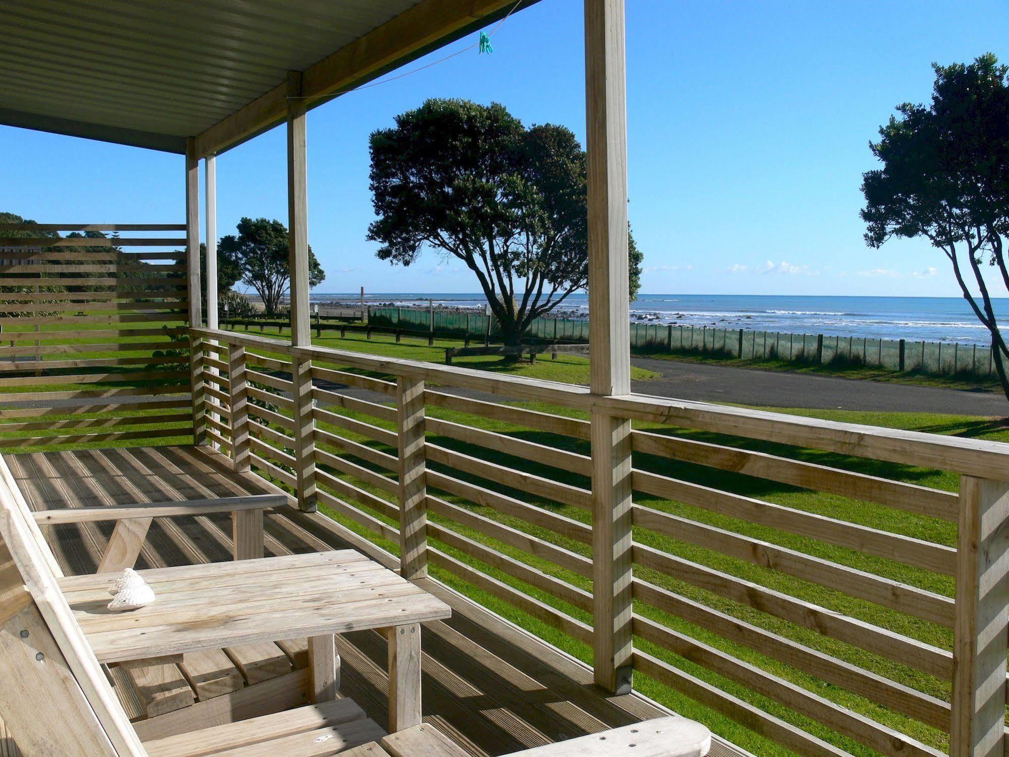 Oakura Beach Holiday Park Екстер'єр фото